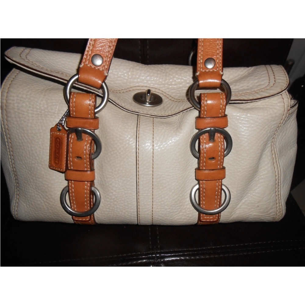 2010 Chelsea Coach Cream Pebbled Leather Shoulder Bag with Tan Straps - Picture 2 of 16